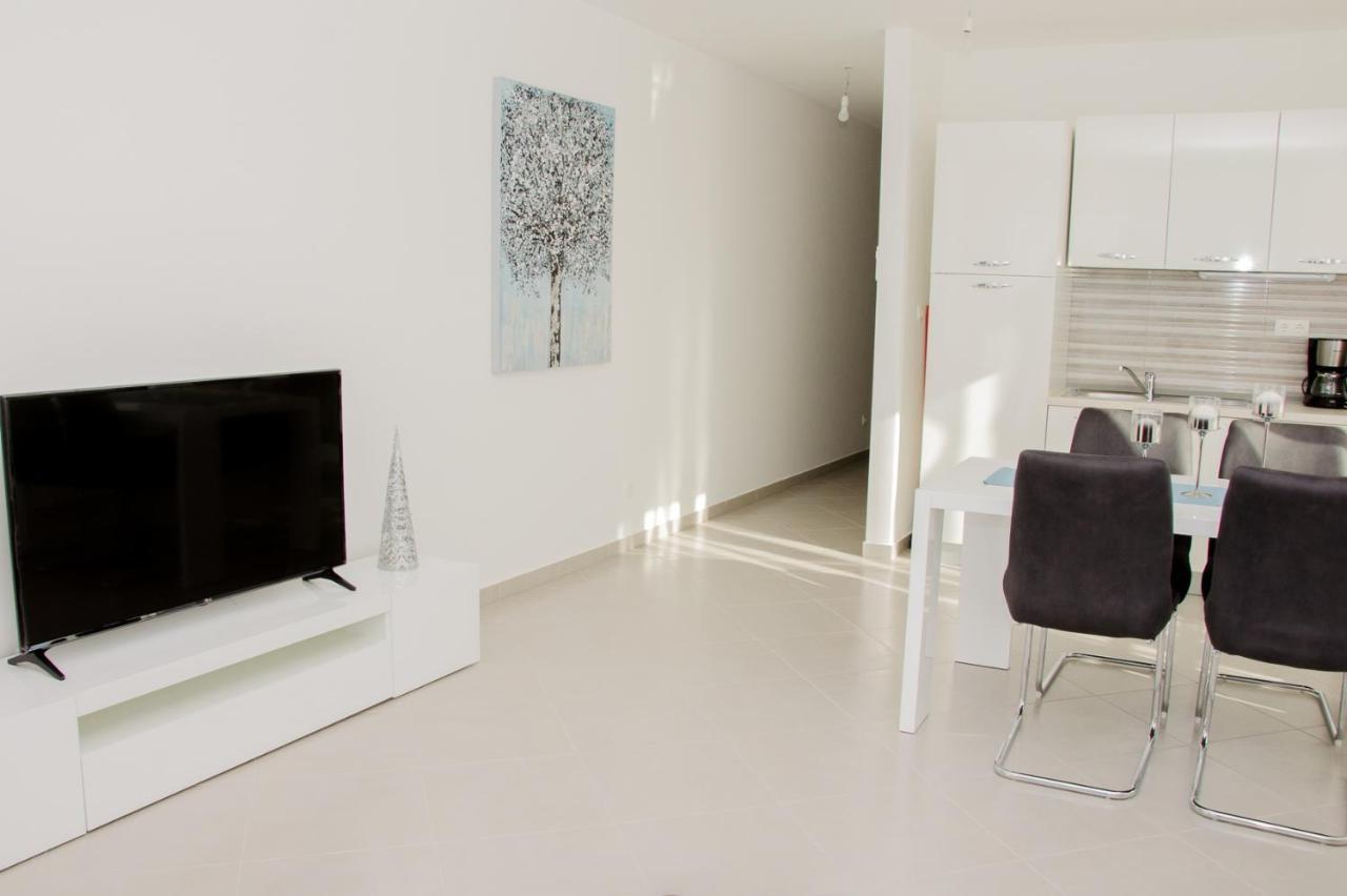 Apartman Leona Villa Nehaj เซนญ์ ภายนอก รูปภาพ